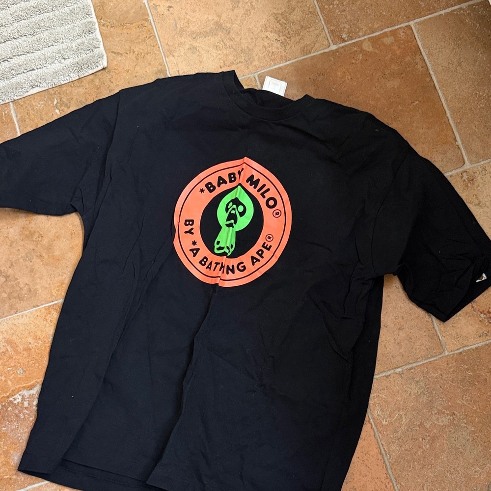 A Bathing Ape Baby Milo Black T-Shirt with Neon Logo fits a xl
